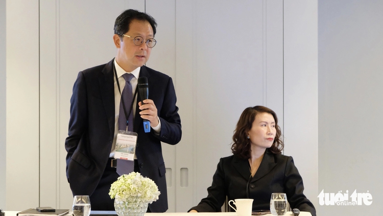 Over 150 foreign investors explore investment opportunities in Vietnam