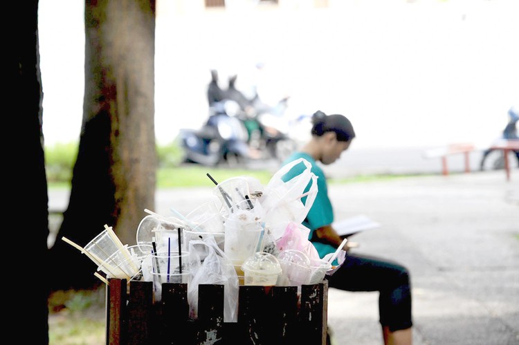 In Vietnam, ordering food online detrimental to the environment