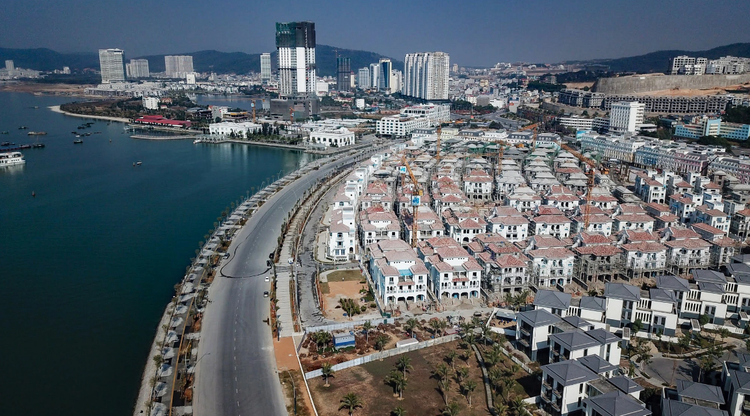 Urbanization ramps up pressure on buffer zone around Vietnam’s Ha Long Bay