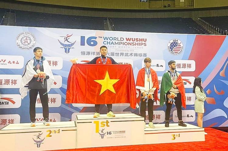 Vietnamese fighters bring home five golds from World Wushu Championships