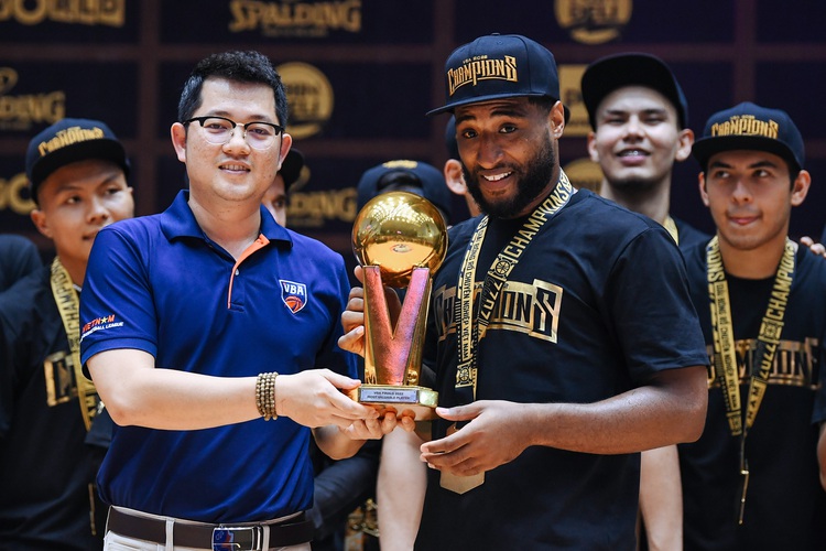 Saigon Heat fans admire former star Madarious Gibbs despite rival move in 2023 VBA
