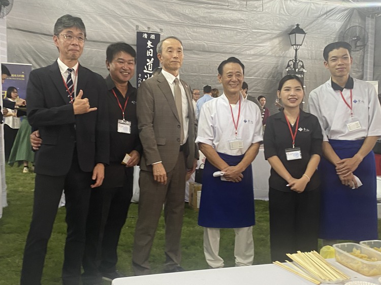 Japanese Consulate General promotes sake in Vietnam