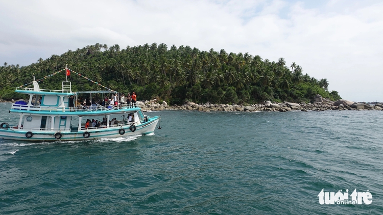 Vietnam’s Hon Son, Nam Du should offer reasonably-priced services to retain tourists: business execs