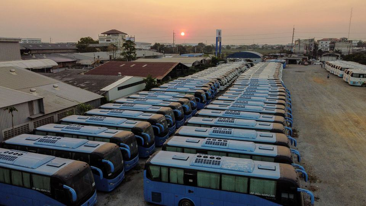 Thai bus accident kills 14, more than 20 injured