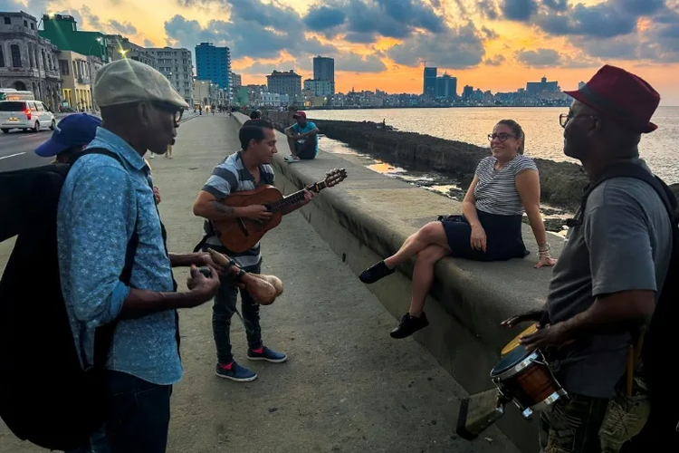 The bolero, poetry and love put to song in Cuba and Mexico