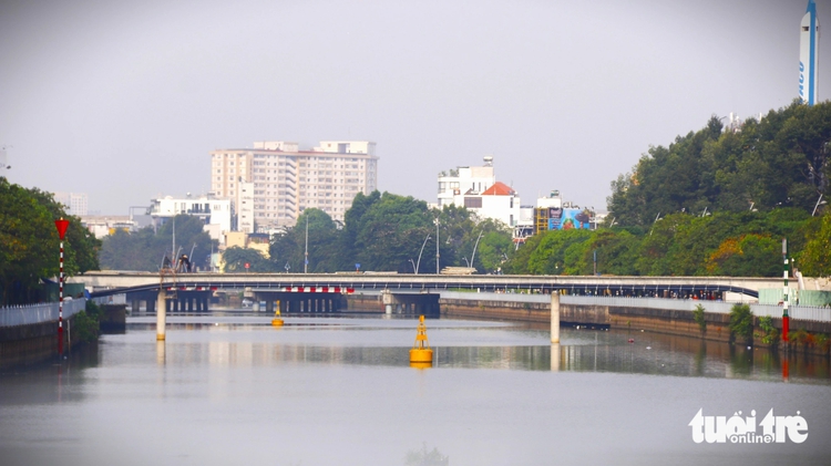 Ho Chi Minh City puts finishing touches on downtown footbridge