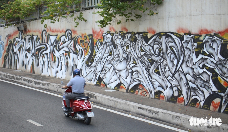 Graffiti dogs Ho Chi Minh City