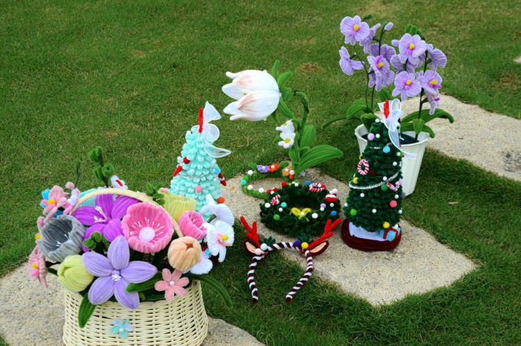 Vietnamese e-commerce vendors reap profits as velvet pine tree demand soars before Christmas