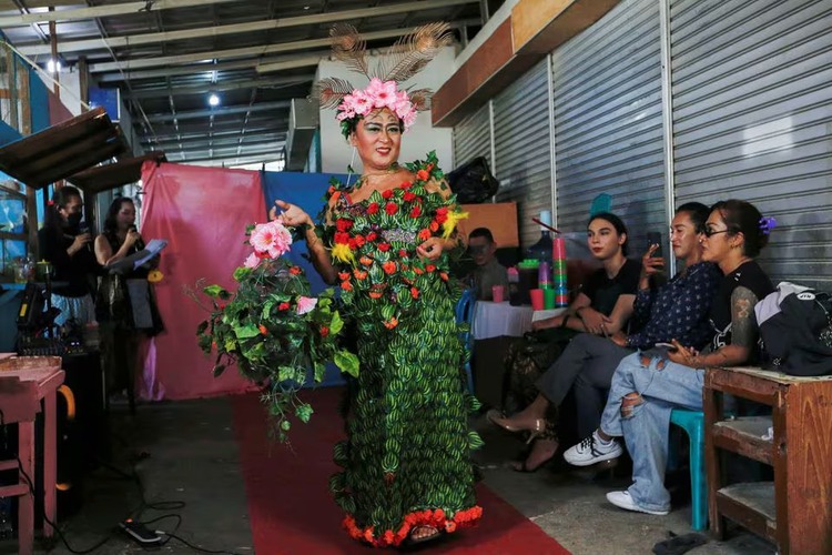 Indonesian transgender models shine spotlight on pollution with plastic fashion