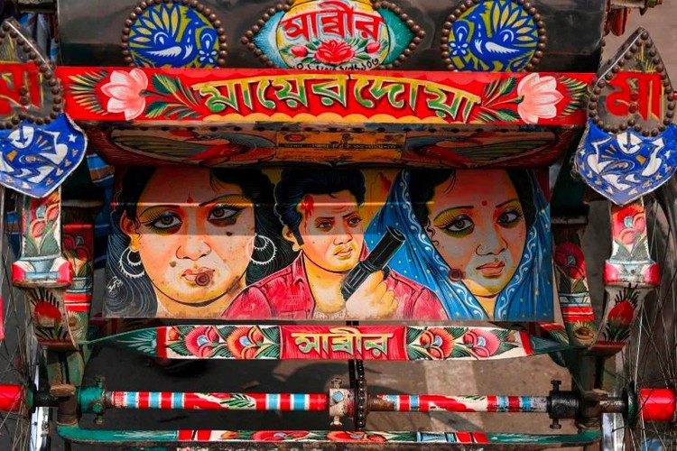 Fading colours: Bangladesh's threatened rickshaw art
