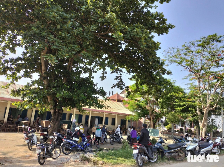 US armed forces donate nearly $1mn to rebuild 2 schools in central Vietnam