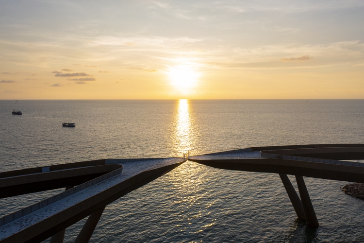 Kiss Bridge: A new iconic destination in Vietnam