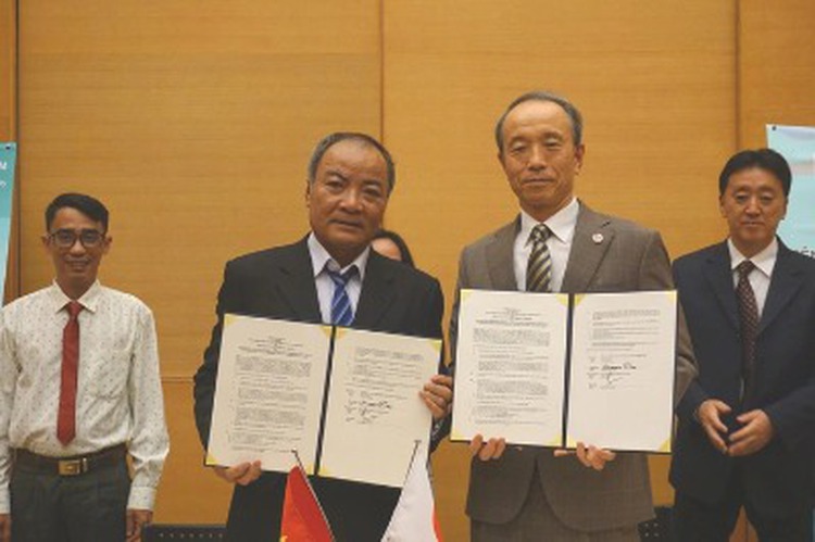 Japan grants $245,000 non-refundable aid to 2 Vietnamese localities