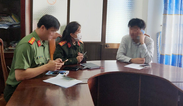Vietnam police scrutinize presence of illegal S.Korean tour guides in Da Lat