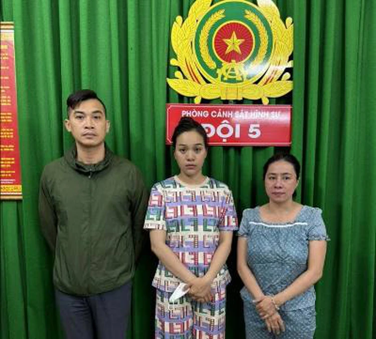 Vietnamese airline captain accused of operating prostitution ring