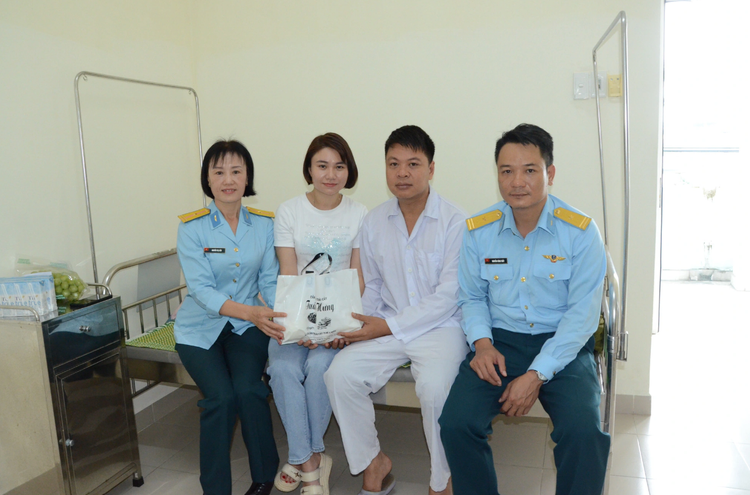 Russian-made trainer aircraft pilot recalls plane crash in central Vietnam