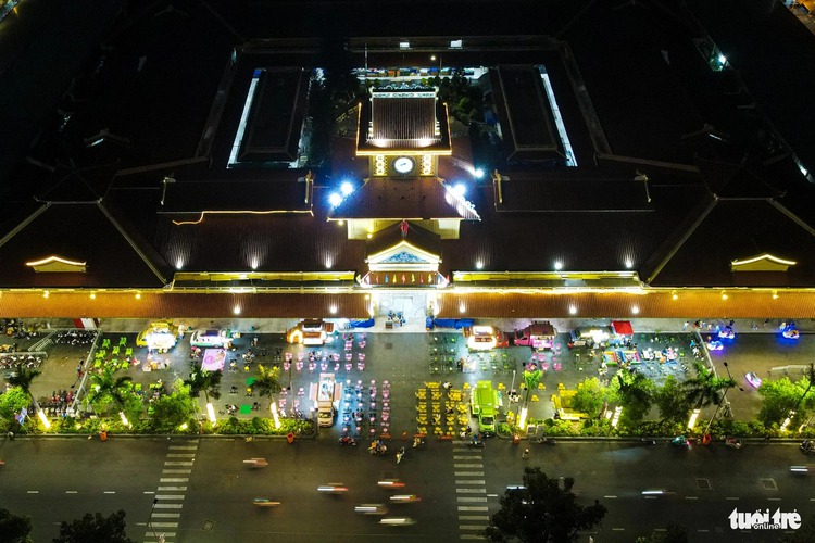 Thao Dien Night Street in Ho Chi Minh City commences operation