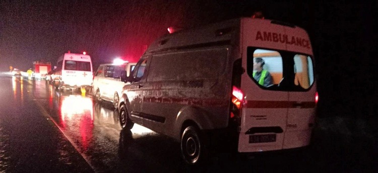 Sleeper bus falls into gorge, killing 3 in Vietnam’s Da Nang