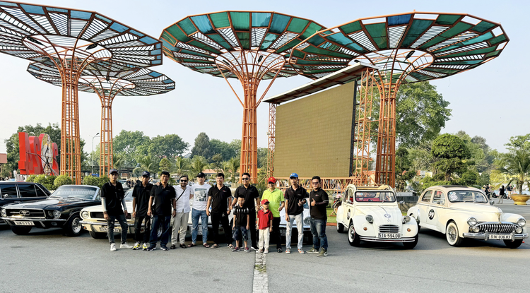 Fleet of vintage cars hit the road in southern Vietnam