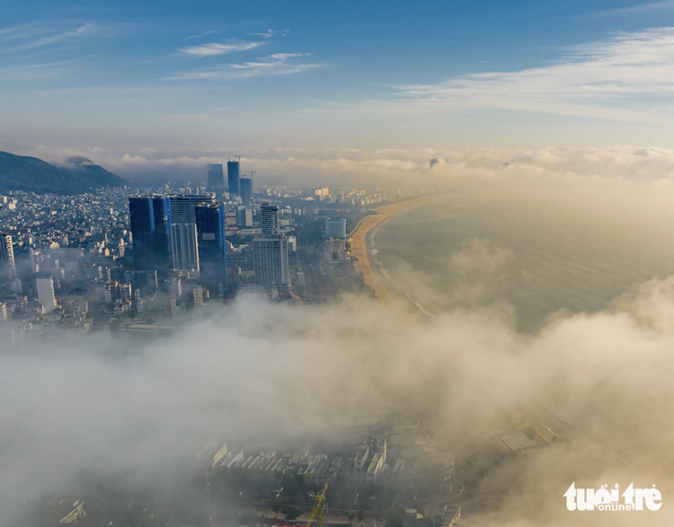 Vietnam’s Quy Nhon City blanketed in gorgeous, dense fog