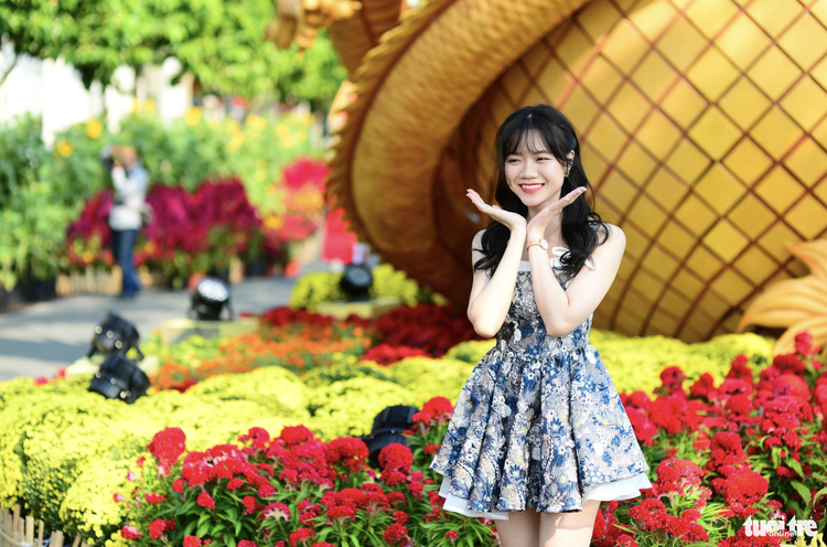 Ho Chi Minh City opens Phu My Hung flower street as Tet approaches