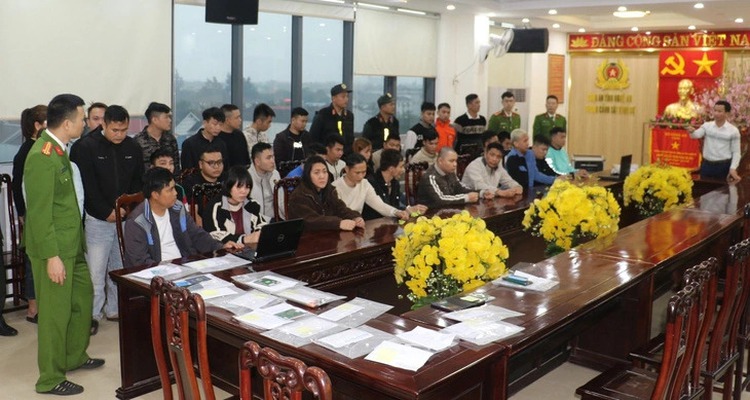 Vietnam police arrest 32 suspects that swindled $8.2mn from Vietnamese victims