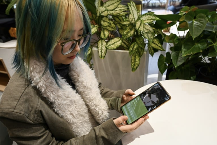 'Better than a real man': young Chinese women turn to AI boyfriends