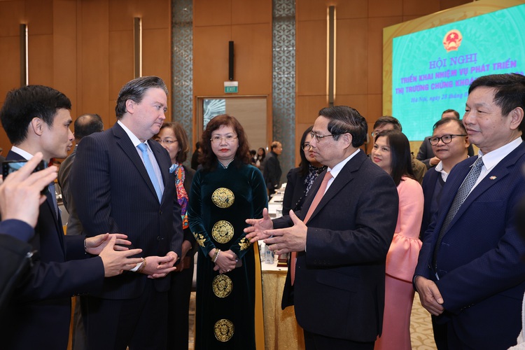 Vietnam vows stock market upgrade from frontier to secondary emerging: PM