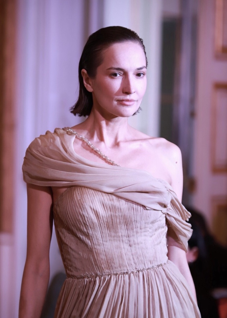 Designer debuts collection inspired by Vietnam’s renowned caves at Paris Fashion Week
