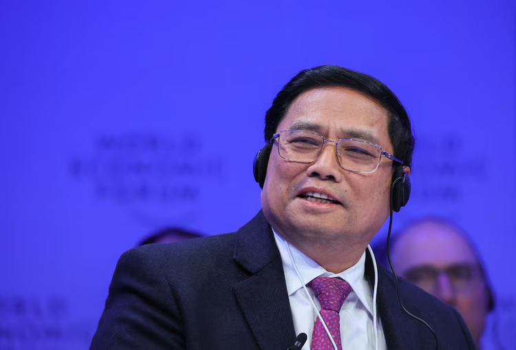 Vietnam PM meets top local businesses amid weak bank lending