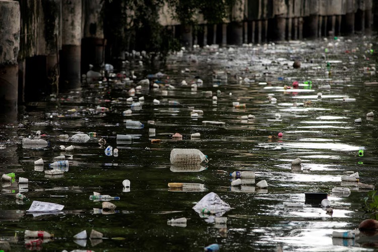 Chemicals in plastics far more numerous than previous estimates, report says