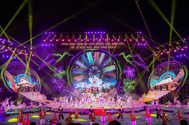 Visit Vietnam Year-Dien Bien 2024 kicks off, features 200-drone light show