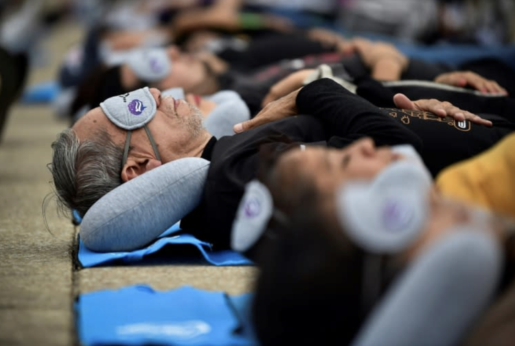 Collective siesta in Mexico City aims to promote the right to sleep