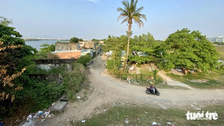 In Da Nang, 81 households suffer as residential project suspended for over a decade