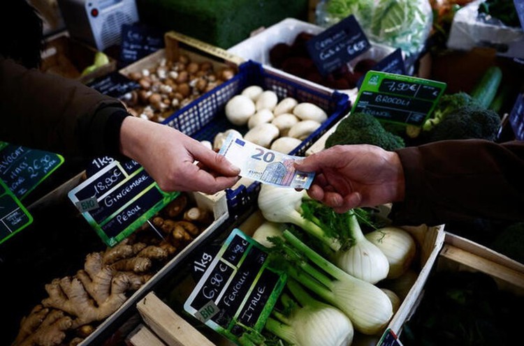 Euro zone inflation unexpectedly eases, boosting rate cut case