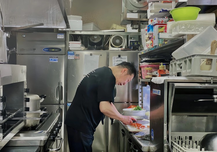 Weakening yen makes life difficult for Vietnamese in Japan