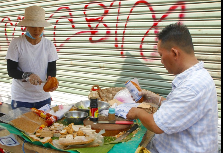 Iconic 'bánh mì' stand in Saigon: A legacy of 70 years and counting