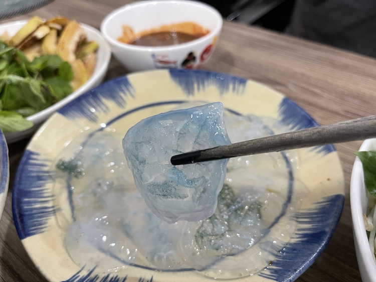 Blue jellyfish: A summer sensation for Vietnamese foodies