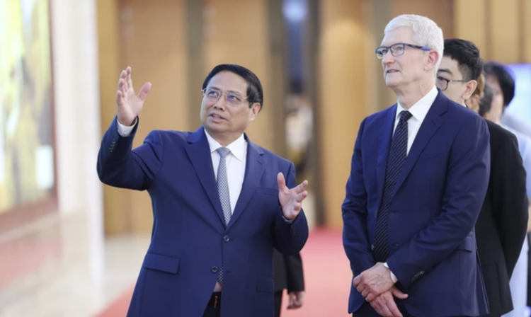 Prime minister requests Apple to help Vietnam with green growth
