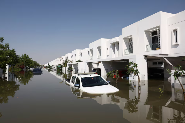 Dubai faces massive clean up after deluge swamps glitzy desert city