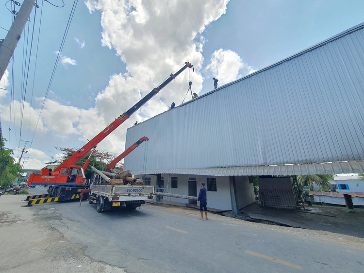 Land subsidence strikes food warehouse in southern Vietnam, causing losses of over $392,000