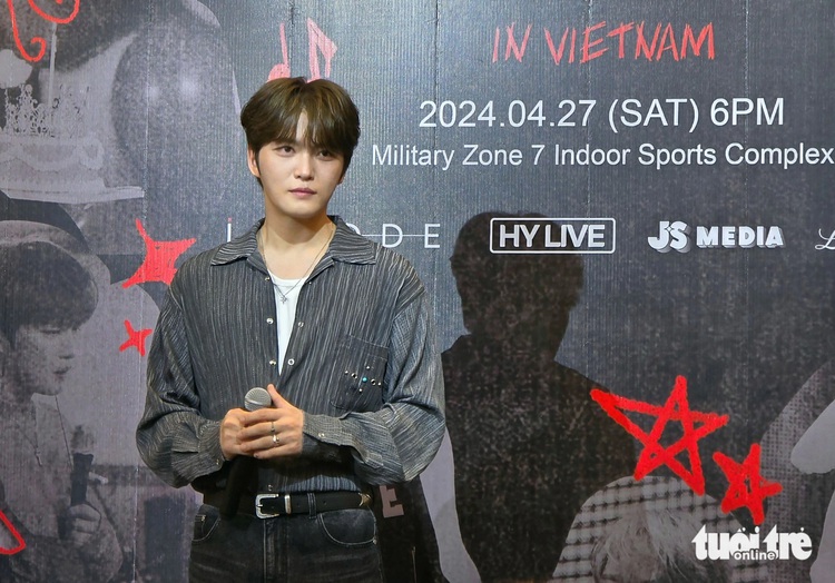 S. Korean richest K-pop idol celebrates 20th career anniversary with fan concert in Vietnam