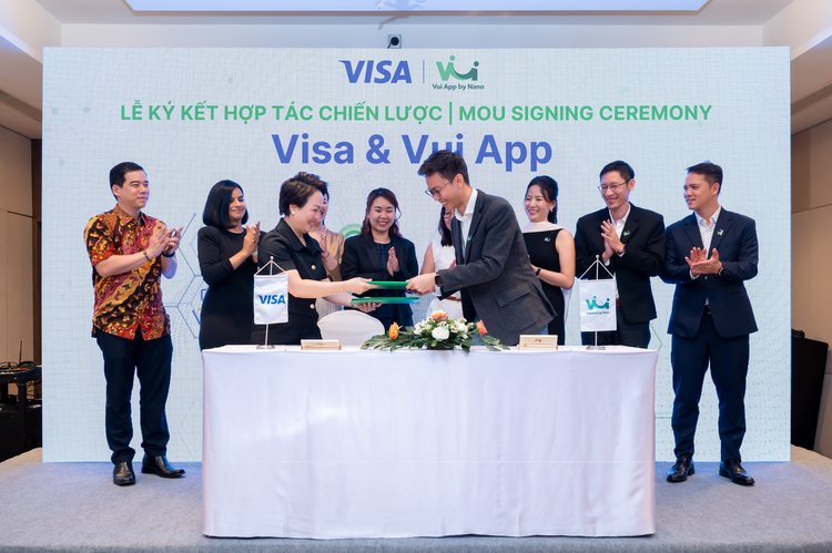Startup shakes hands with global digital payment firm to revolutionize Earned Wage Access in Vietnam