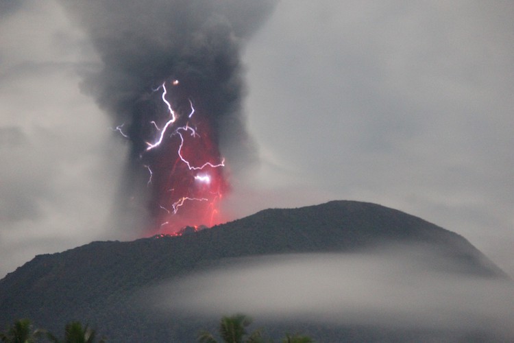 Eruption of Indonesia's Mt Ibu forces seven villages to evacuate