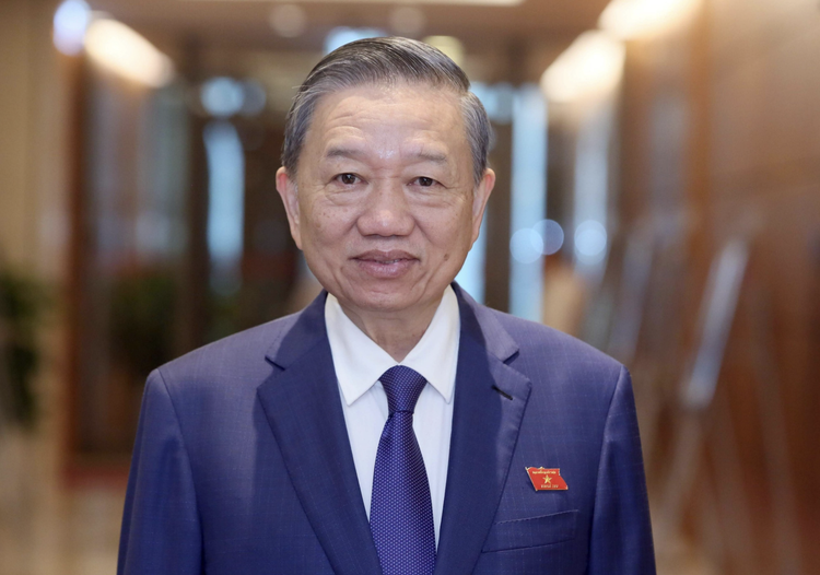 Vietnam parliament elects General To Lam state president