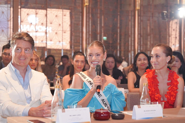 Miss Universe Australia 2024 finalists visit Hoi An Ancient Town in Vietnam