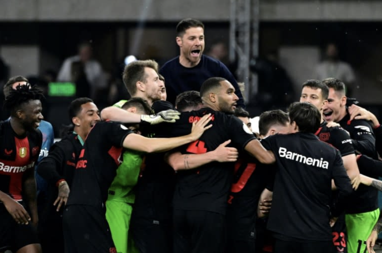Xhaka scores as 10-man Leverkusen lift German Cup to claim a first double