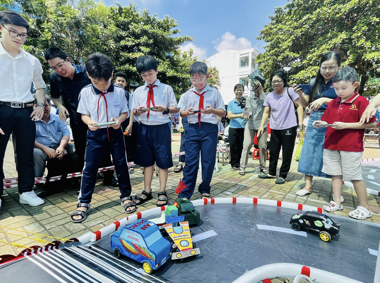 Ho Chi Minh City to teach elementary students digital citizenship skills