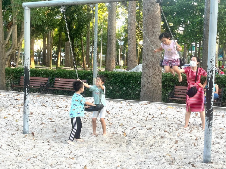 Ho Chi Minh City Center for Disease Control warns of children’s inactivity dangers