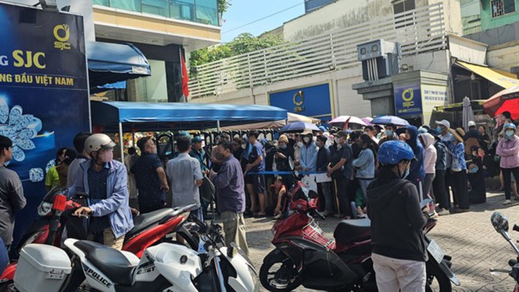 State-run Vietnamese lender Vietcombank starts online gold bullion sale
